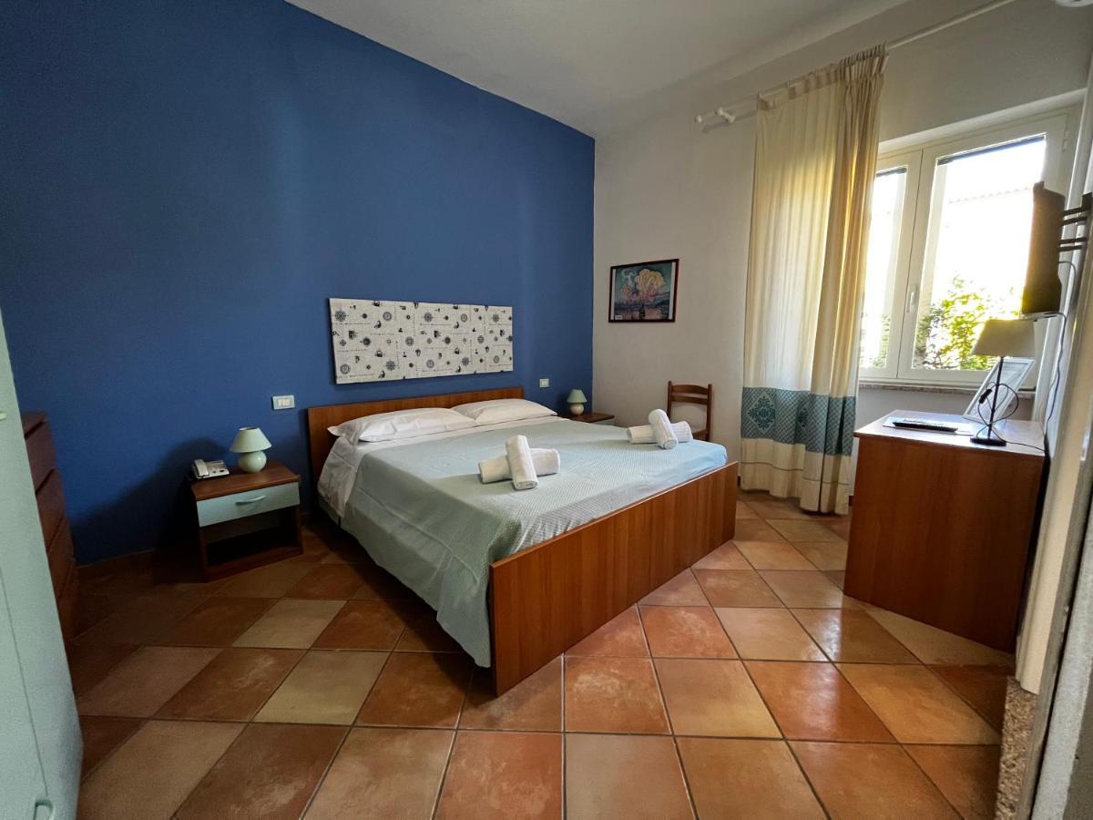 Hotel Frassetto Санта Тереза Галура Екстериор снимка
