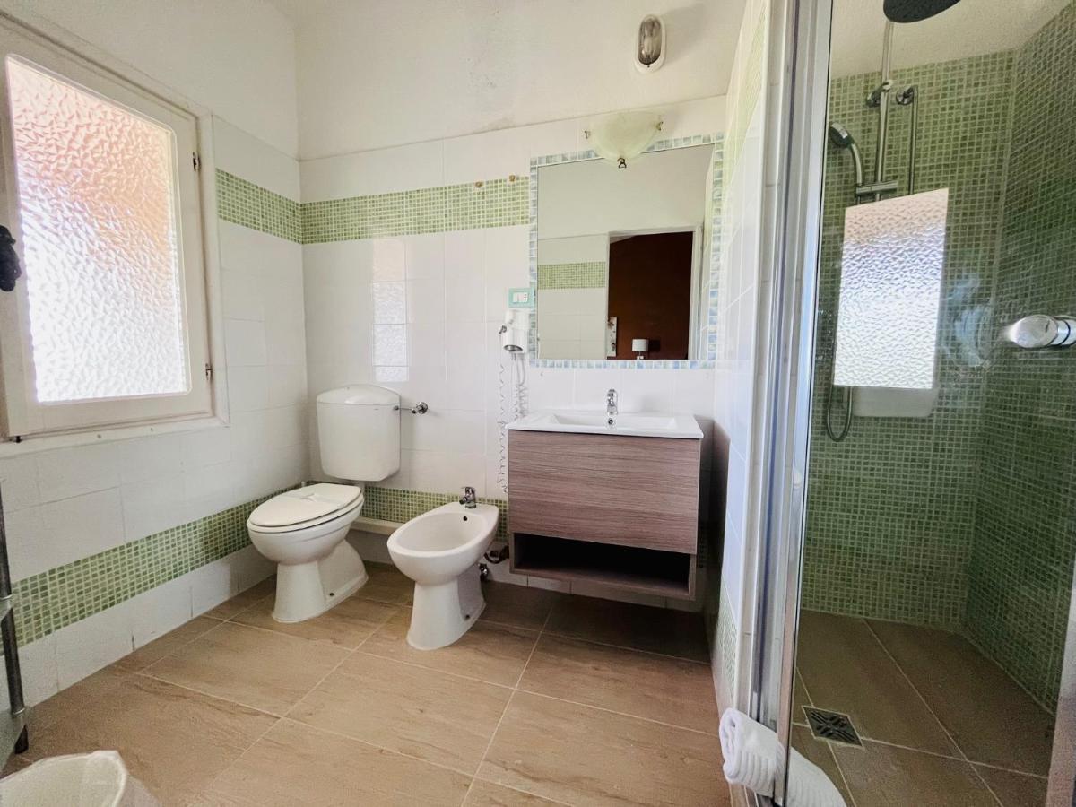Hotel Frassetto Санта Тереза Галура Екстериор снимка