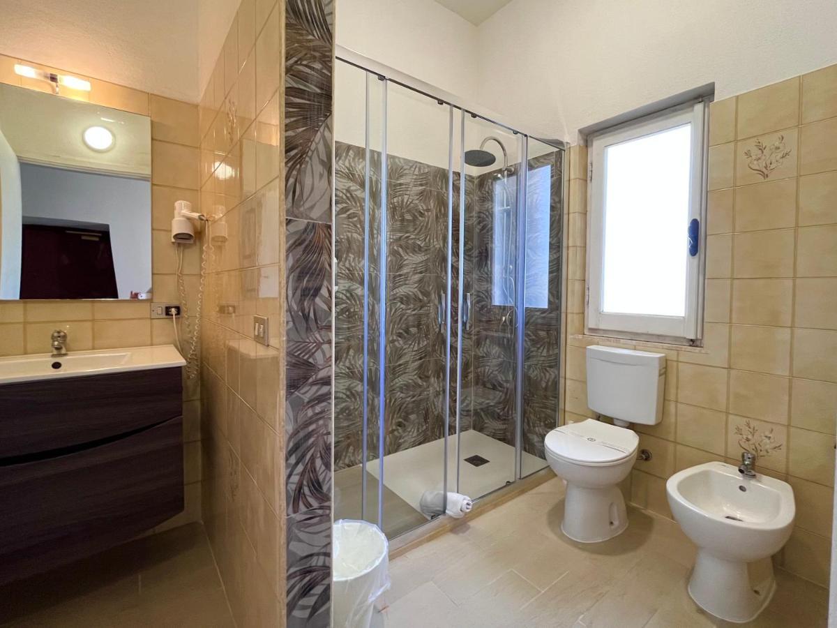 Hotel Frassetto Санта Тереза Галура Екстериор снимка