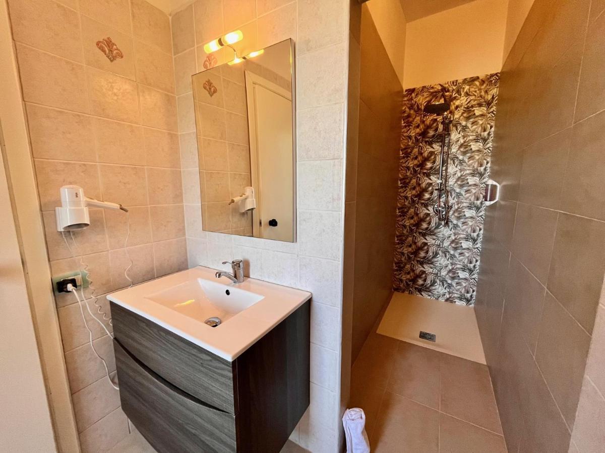 Hotel Frassetto Санта Тереза Галура Екстериор снимка