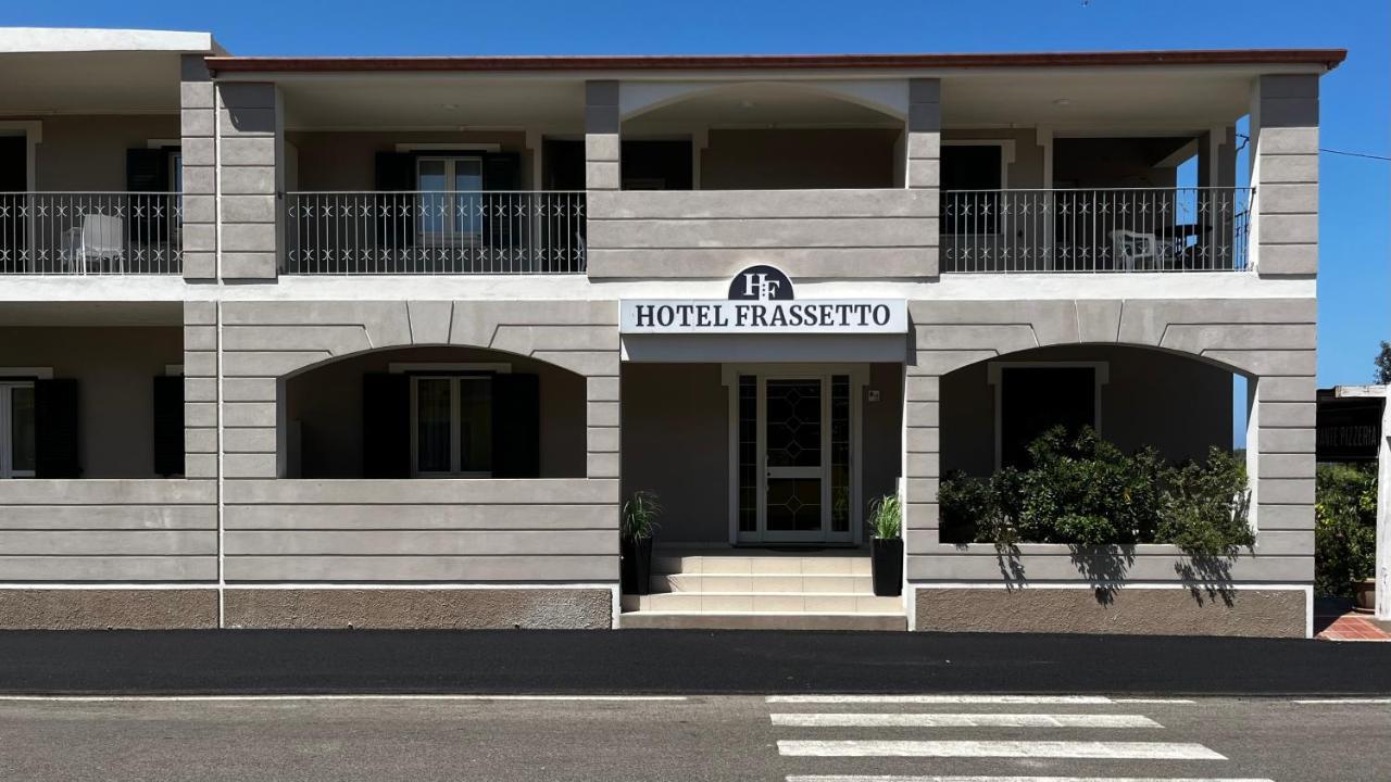 Hotel Frassetto Санта Тереза Галура Екстериор снимка